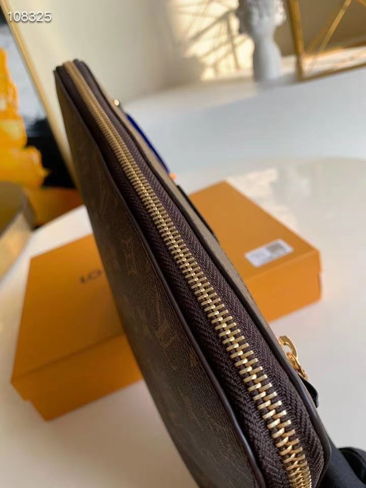 LV Clutch Bags